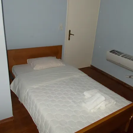 Iris Hotel 3*